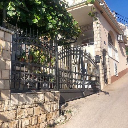Apartments Moracanin ストモレ エクステリア 写真