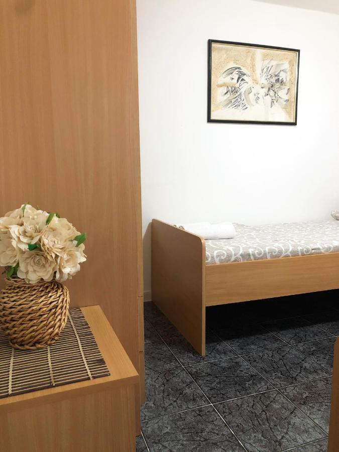 Apartments Moracanin ストモレ エクステリア 写真
