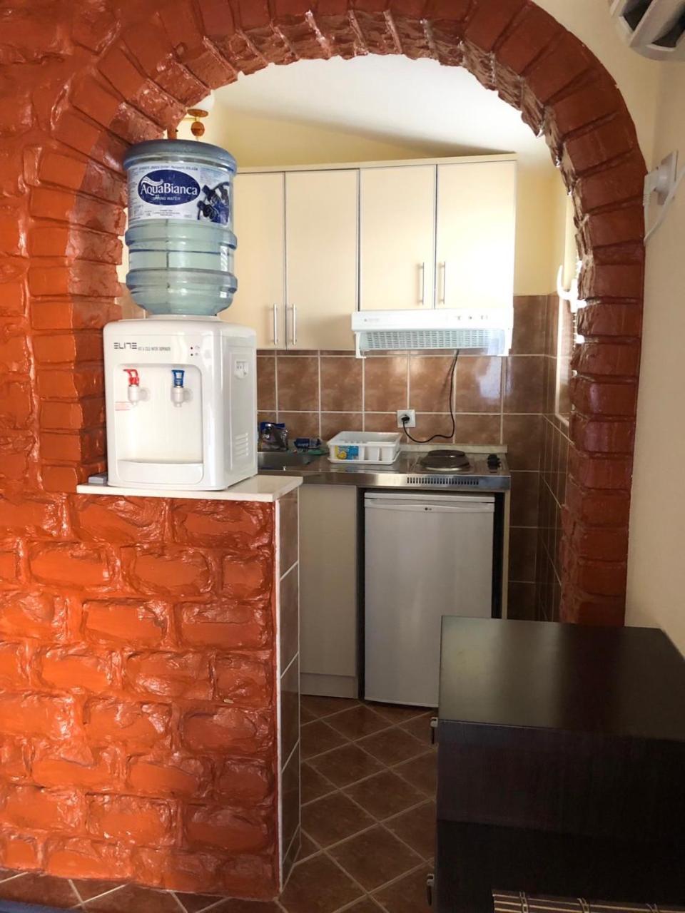 Apartments Moracanin ストモレ エクステリア 写真